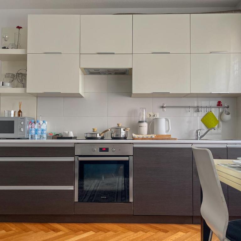 Bell Apartment - Two-Bedroom Apartment - 7