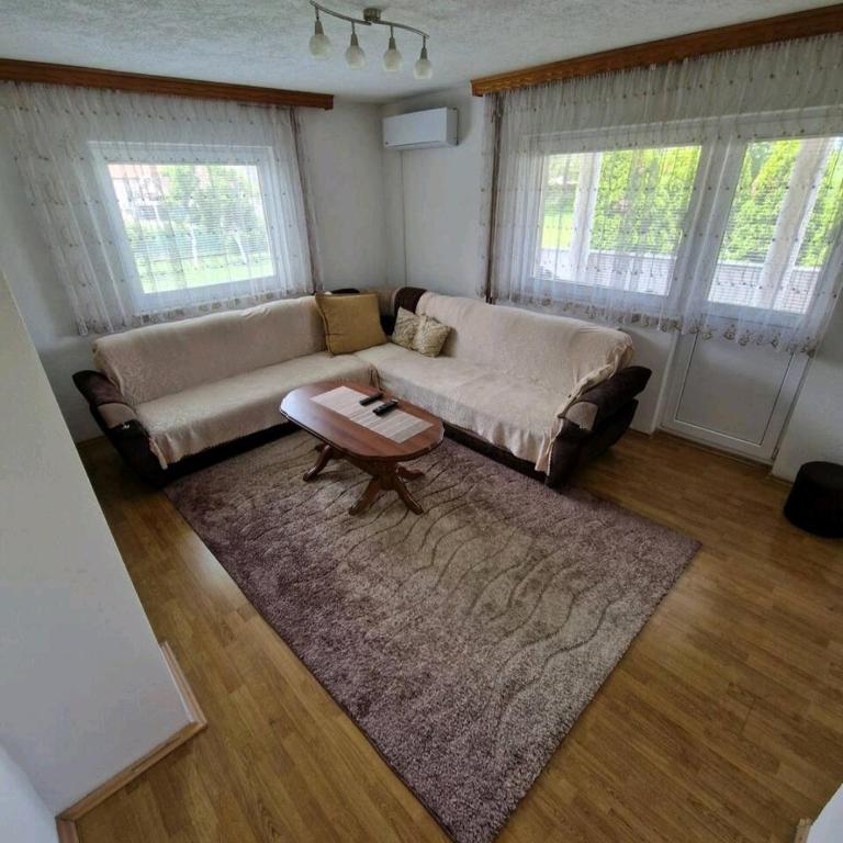 Ilidža فله مع حديقة - Villa - 19