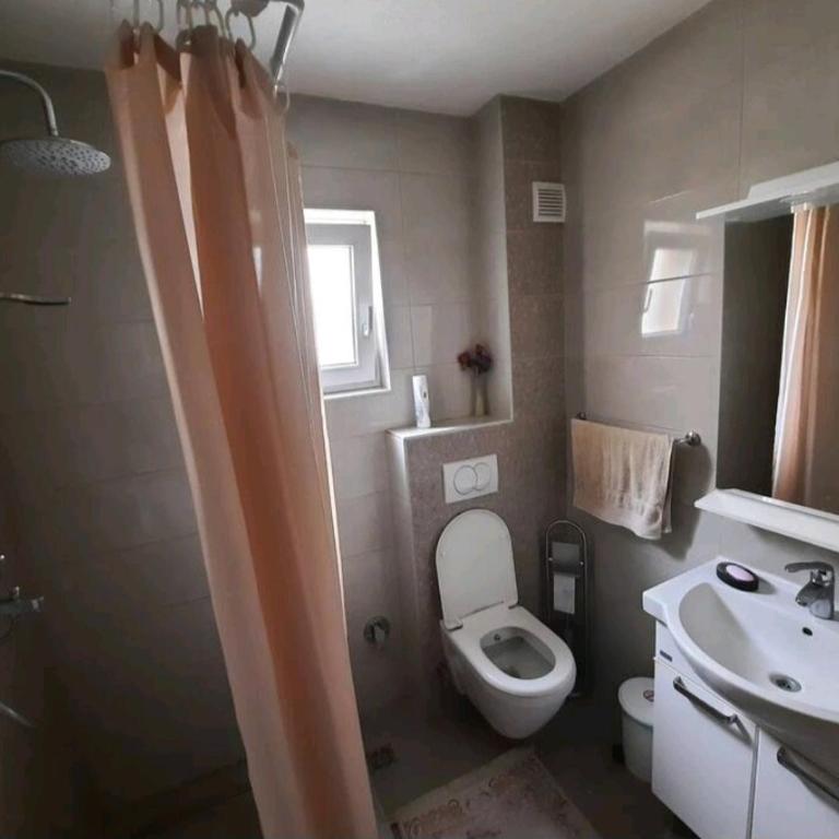 Ilidža فله مع حديقة - Villa - 25