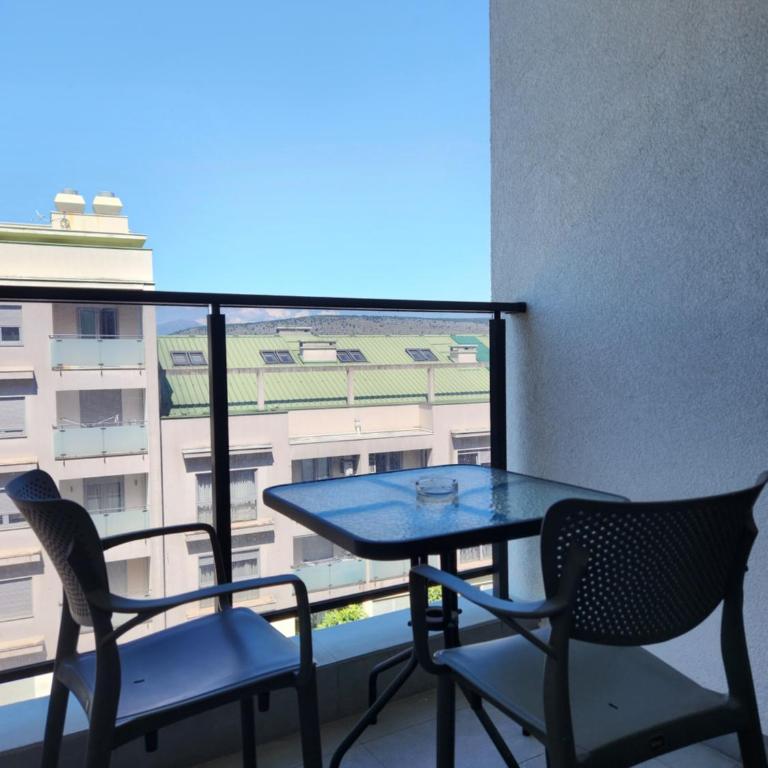 Green Apartments Podgorica With Garage - Deluxe King Studio - 11