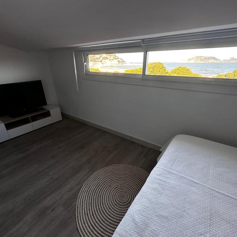 Salles Beach Duplex 45 - Three-Bedroom Apartment - 19