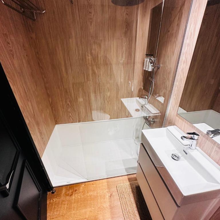 Salles Beach Duplex 45 - Three-Bedroom Apartment - 10