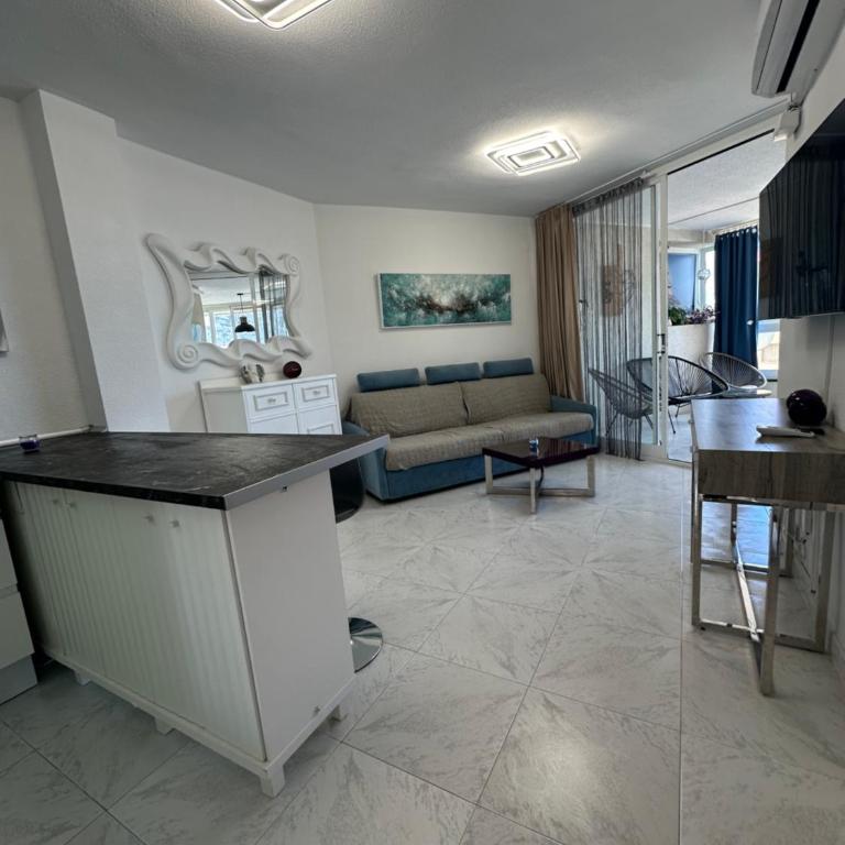 Alecus - One-Bedroom Apartment - 11