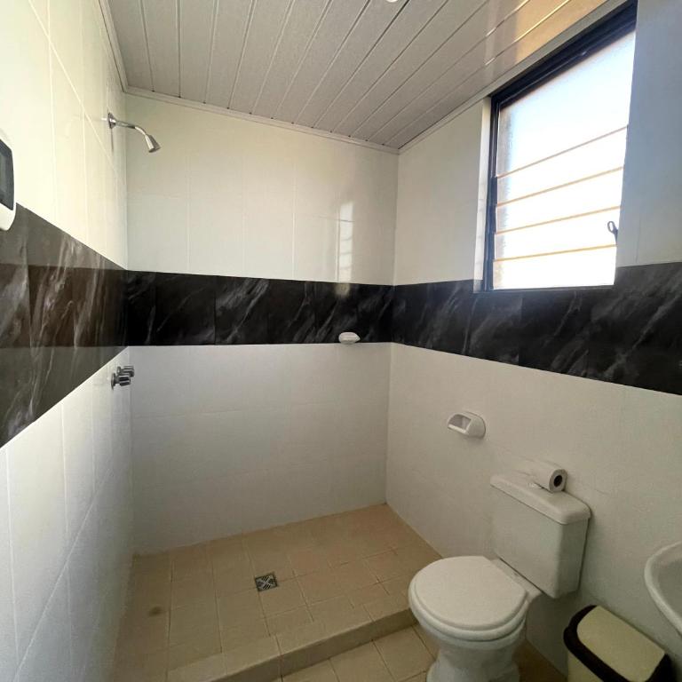 HOSTAL GALO - Habitación Doble con baño privado - 1 o 2 camas - 2
