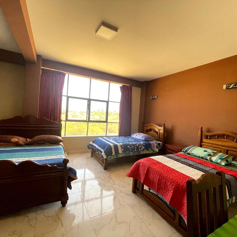 HOSTAL GALO - Habitación Cuádruple con baño privado - 5