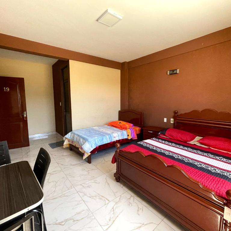 HOSTAL GALO - Habitación Familiar con baño privado - 3