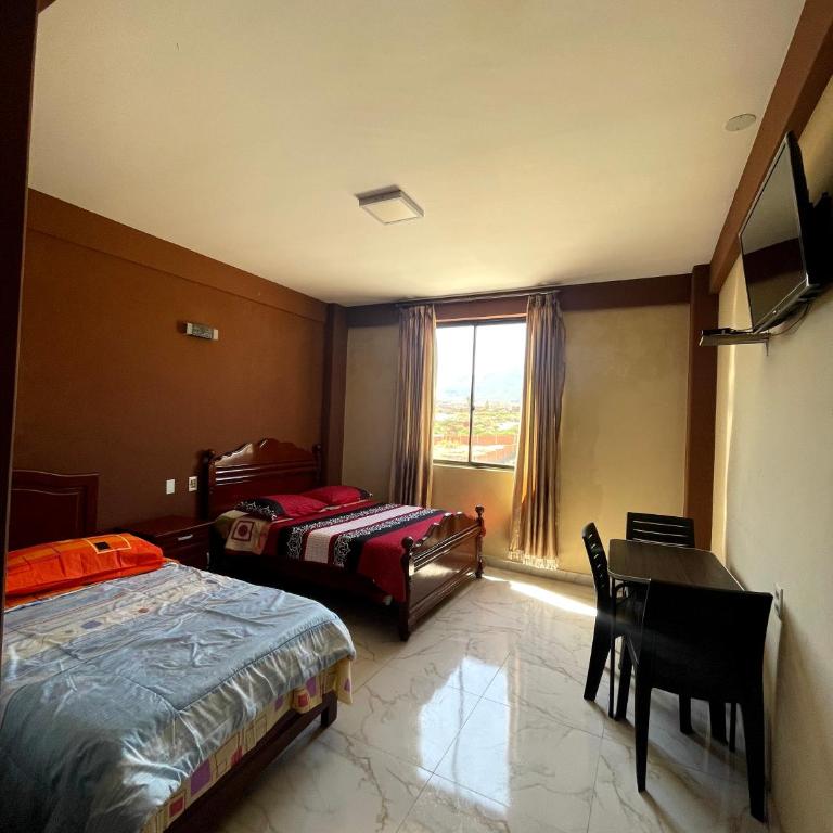 HOSTAL GALO - Habitación Familiar con baño privado - 2