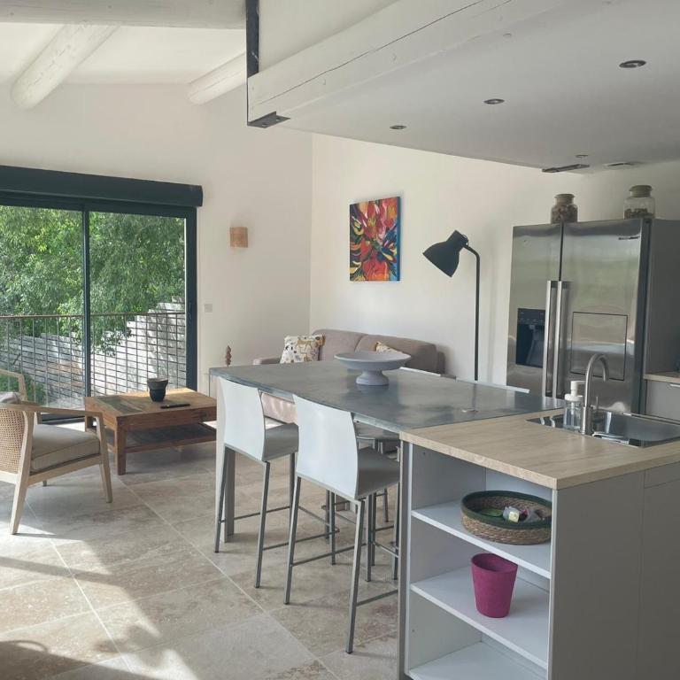 La maison d'HamiH "Gîte et Chambres d'hôtes - Studio - Vue sur Piscine - 5