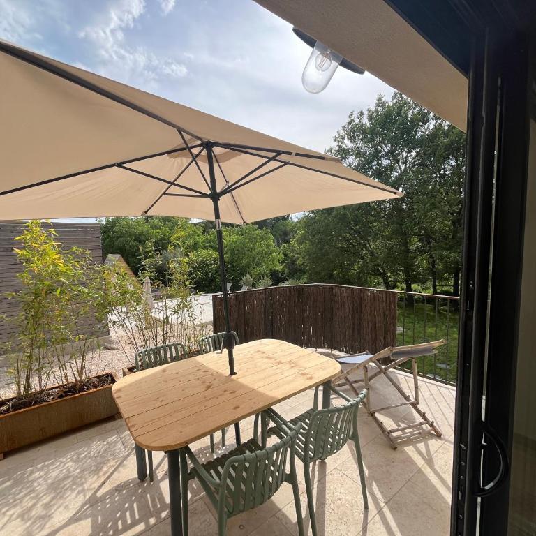 La maison d'HamiH "Gîte et Chambres d'hôtes - Studio - Vue sur Piscine - 9