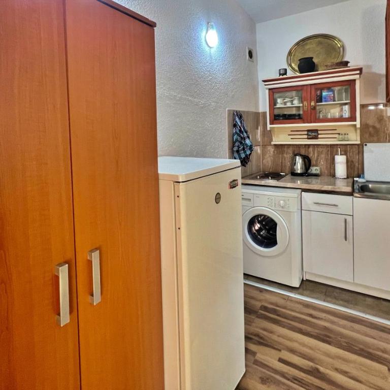 Old Town Studio with Patio - Studio Apartman s Balkonom - 34