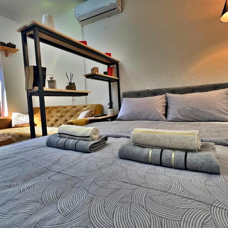 Old Town Studio with Patio - Studio Apartman s Balkonom - 14