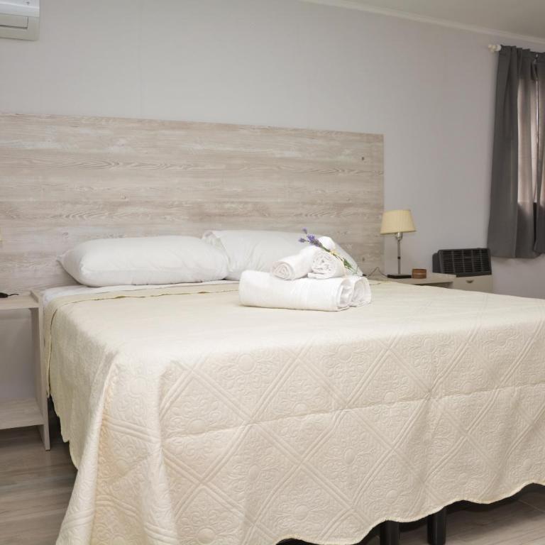 POSADA ROSSINA Habitaciones con baño privado y ambientes compartidos - Habitación Doble con baño privado - 5