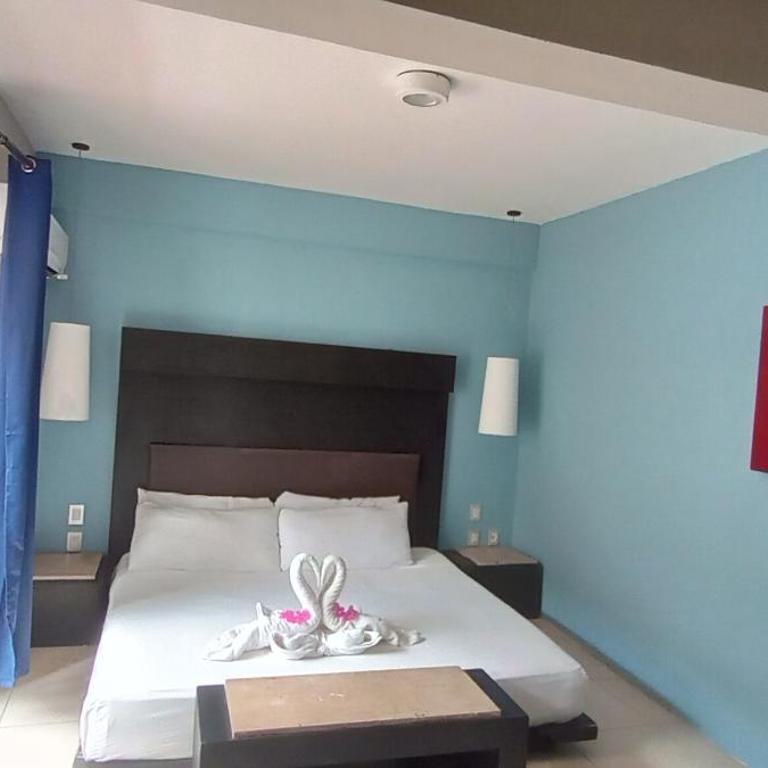 Hotel BLVD - Deluxe Double Room with Balcony - 3