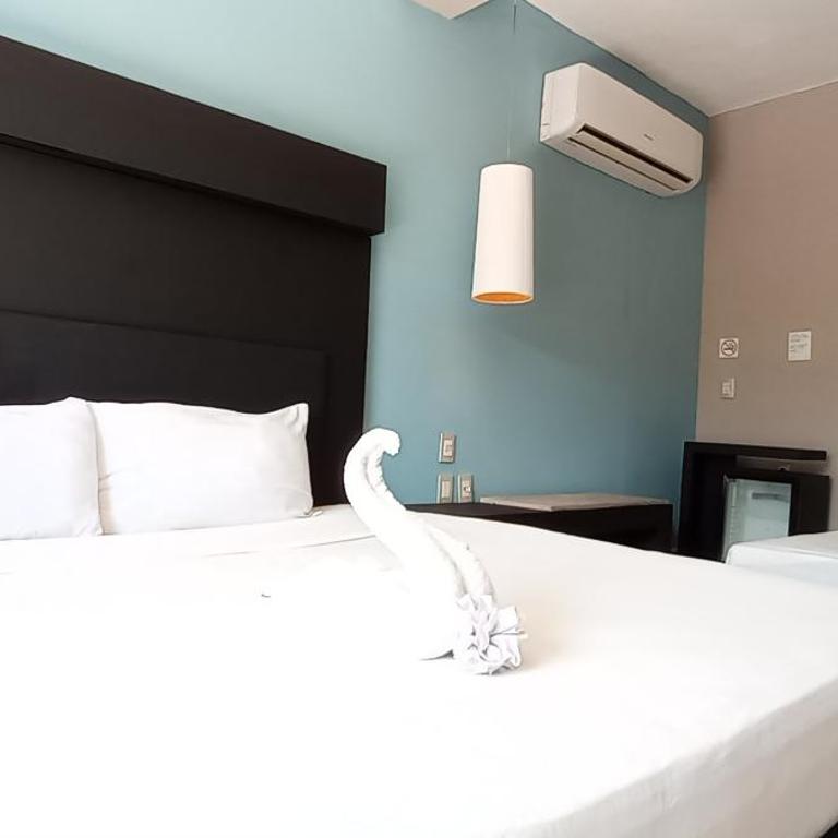 Hotel BLVD - Quadruple Room with Balcony - 3