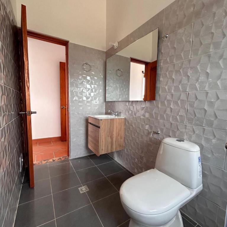 Hospedaje la Villa de Juan - Quadruple Room with Balcony - 4