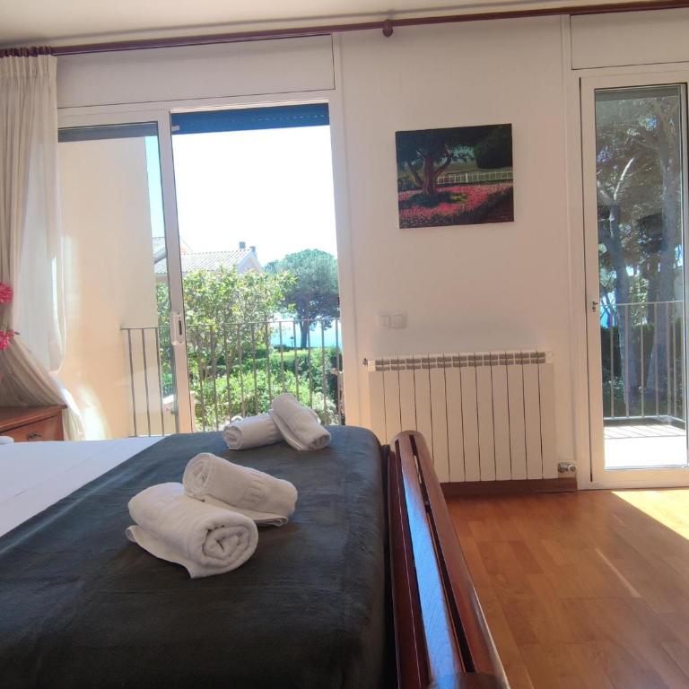 Hermosa Villa en Sant Feliu de Guíxols con Piscina Comunitaria - ES-209-80 - Villa - 11
