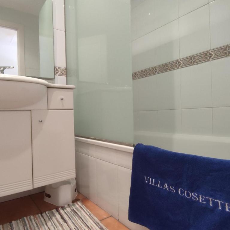 Hermosa Villa en Sant Feliu de Guíxols con Piscina Comunitaria - ES-209-80 - Villa - 17