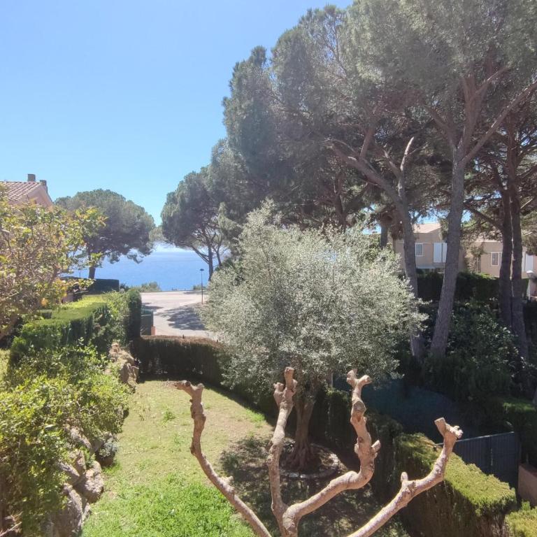 Hermosa Villa en Sant Feliu de Guíxols con Piscina Comunitaria - ES-209-80 - Villa - 29