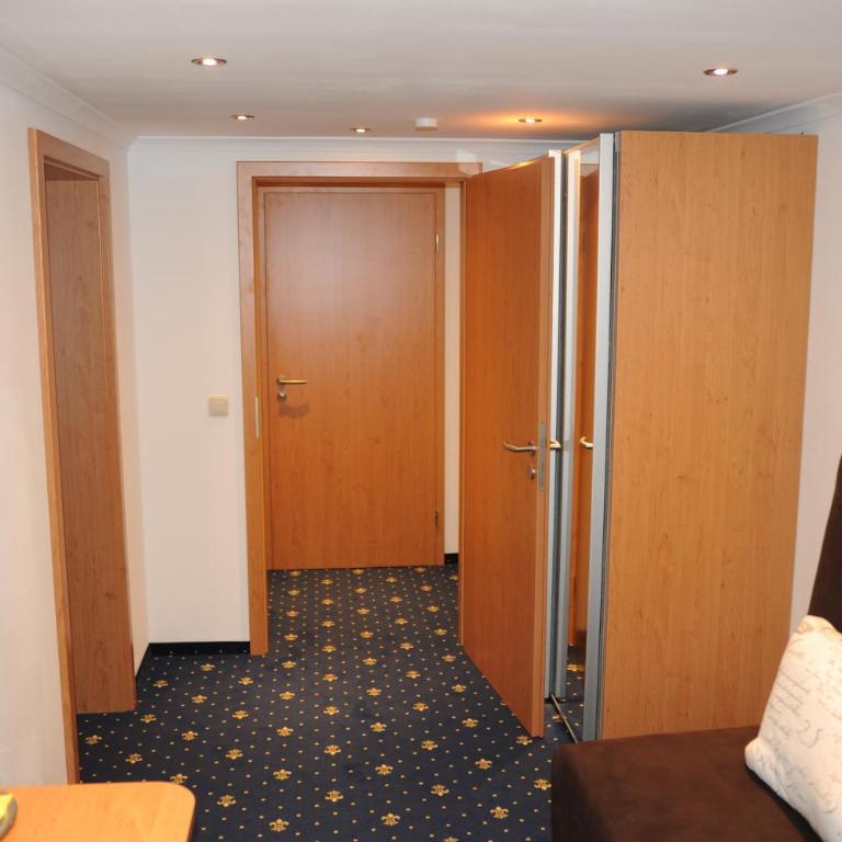 Hotel Post - regionales großes Frühstücksbuffet - auch GF & LF - Suite - 6