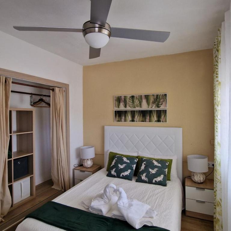 Incredible seafront with sunrise and sunset views - One-Bedroom Apartment - 9