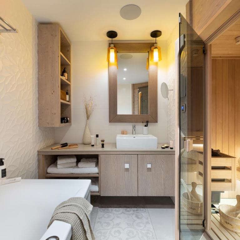 Résidence Pierre & Vacances Premium L'Hévana - Appartement 3 Chambres avec Baignoire d'Hydromassage, Sauna et Cheminée (8 Personnes) - 7