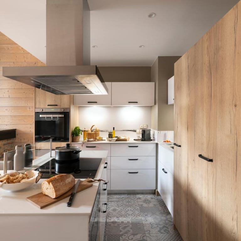 Résidence Pierre & Vacances Premium L'Hévana - Appartement 3 Chambres avec Baignoire d'Hydromassage, Sauna et Cheminée (8 Personnes) - 3