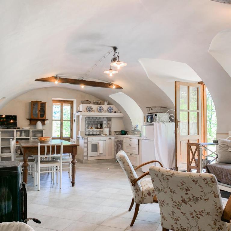 Materin - Four-Bedroom House - 10