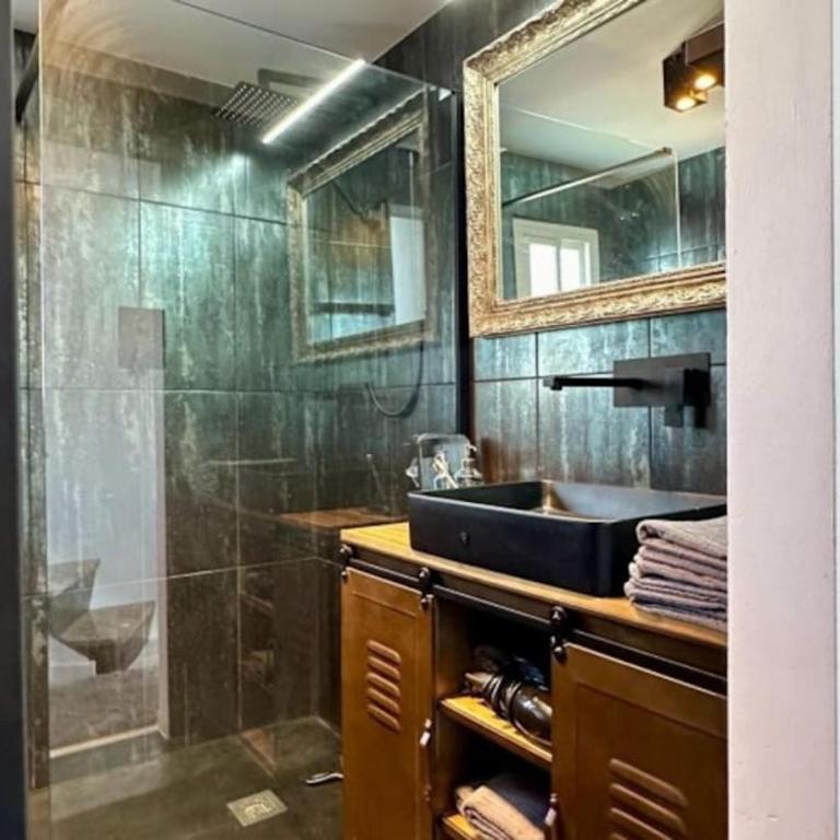 Seaview Dreams Luxury 2 bedroom apartment with amazing views and balcony BY NAMASTE ELITE - Apartamento de 1 dormitorio - 8