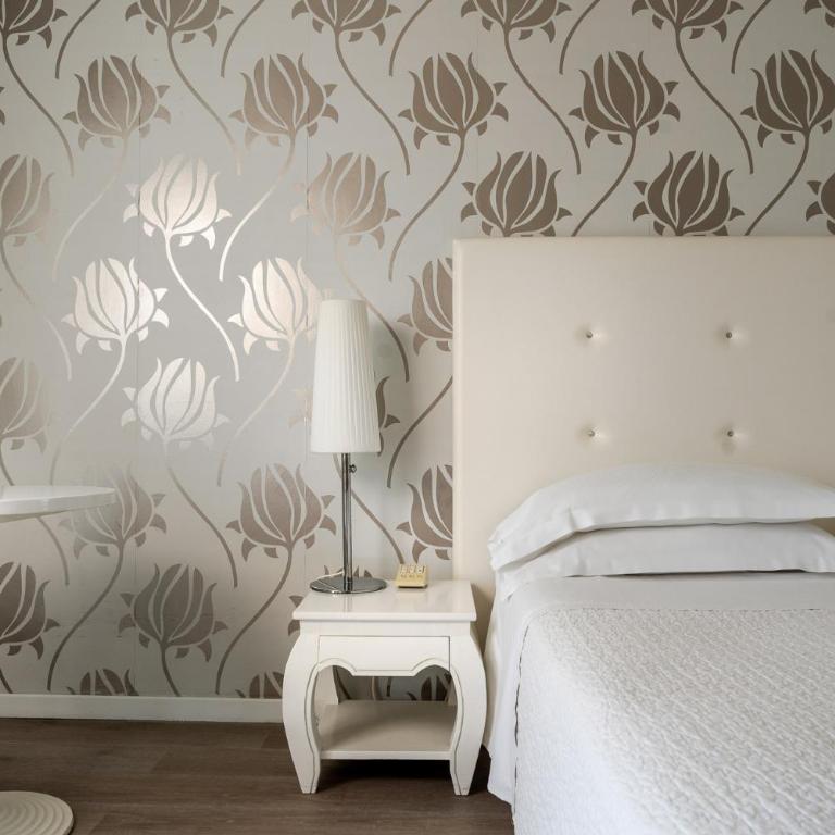 Hotel Mediterraneo - Double Room with Street View - 13