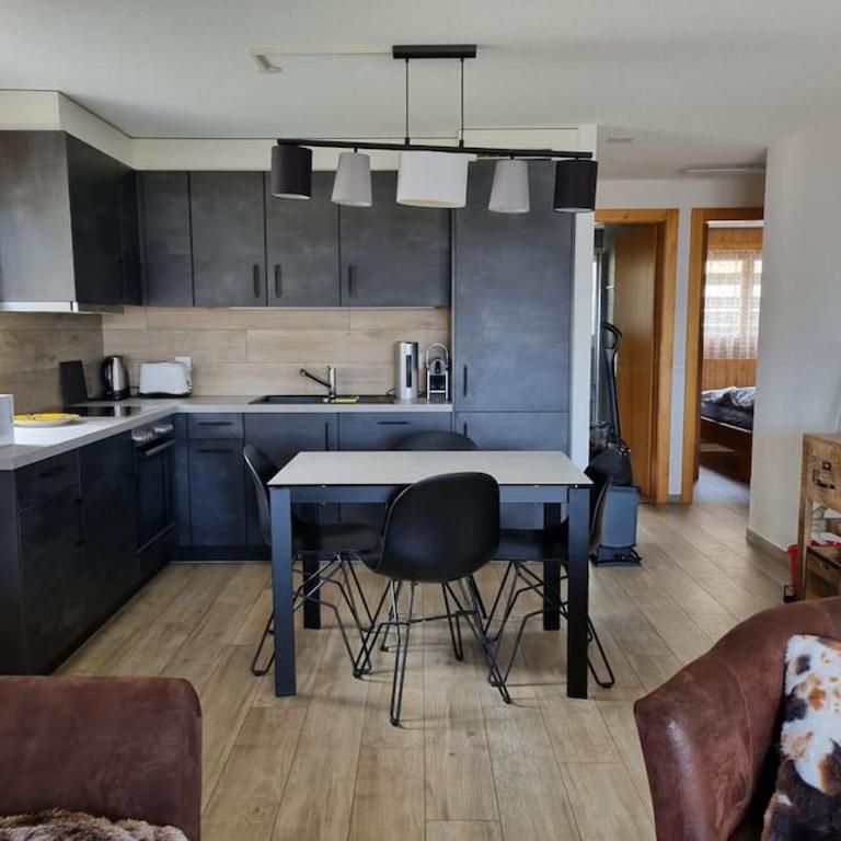 Appartement 3 pièces à Anzère - Apartment mit 2 Schlafzimmern - 3