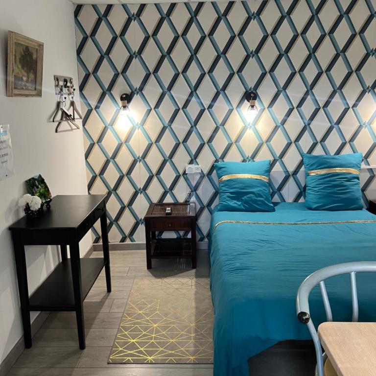 Résidence Selva Appartements à Lourdes proche sanctuaire - Chambre Double avec Salle de Bains Privative - 1