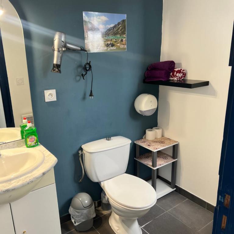 Résidence Selva Appartements à Lourdes proche sanctuaire - Chambre Double avec Salle de Bains Privative - 16