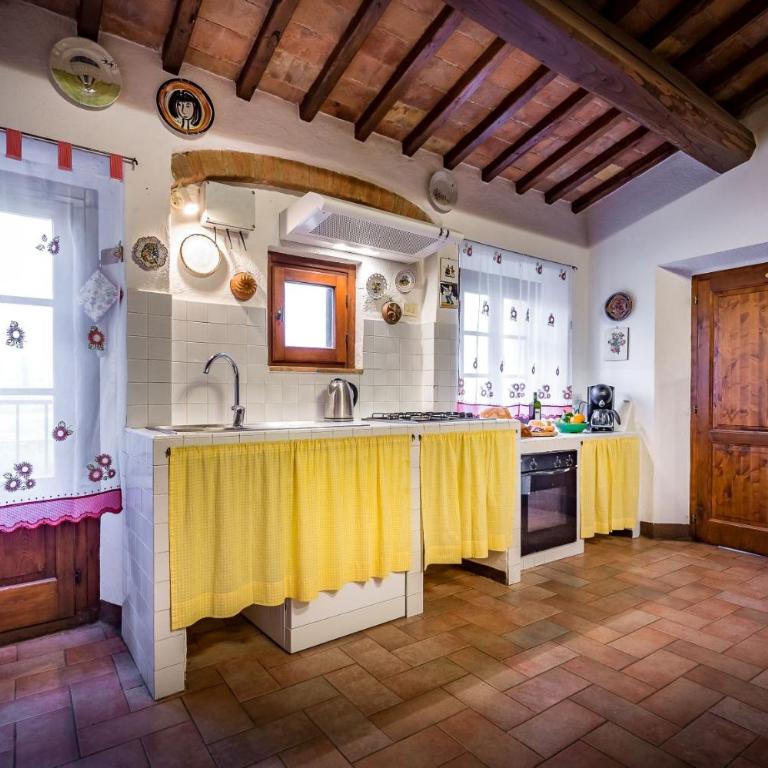Agriturismo Poggiacolle - Five-Bedroom Apartment - 9