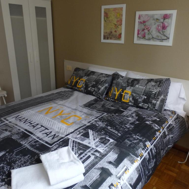 Alojamientos Iruña - Habitación Doble con baño privado - 2 camas - 4