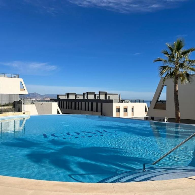 Super con gran terraza y vistas - Three-Bedroom Apartment - 44