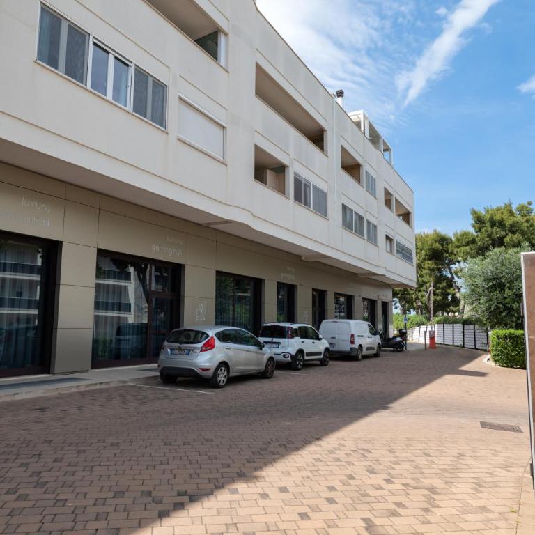 Monopoli Favolosa - Spacious 100mq Apt. w/ Parking - Two-Bedroom Apartment - 39