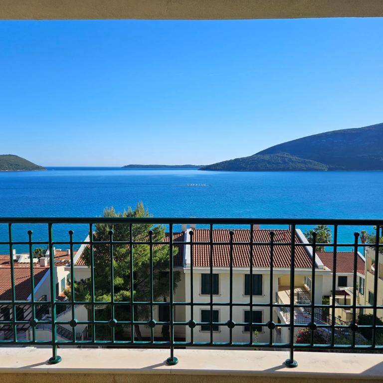 Bella vista - One-Bedroom Apartment - 1