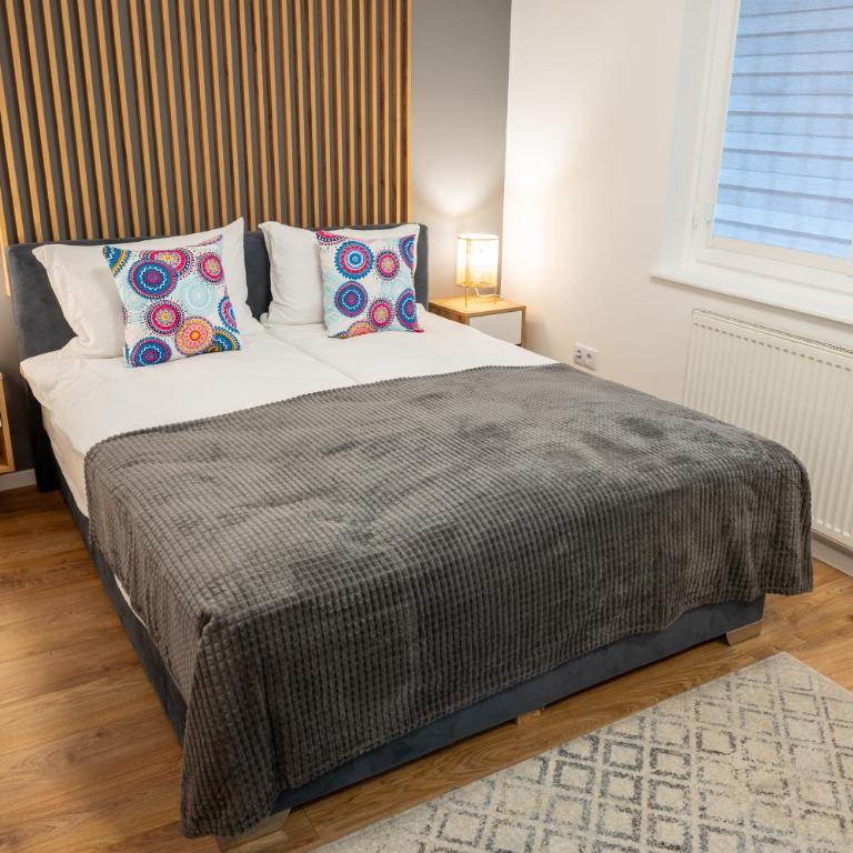 Poppy Elegance City Center & Free parking - One-Bedroom Apartment - 3