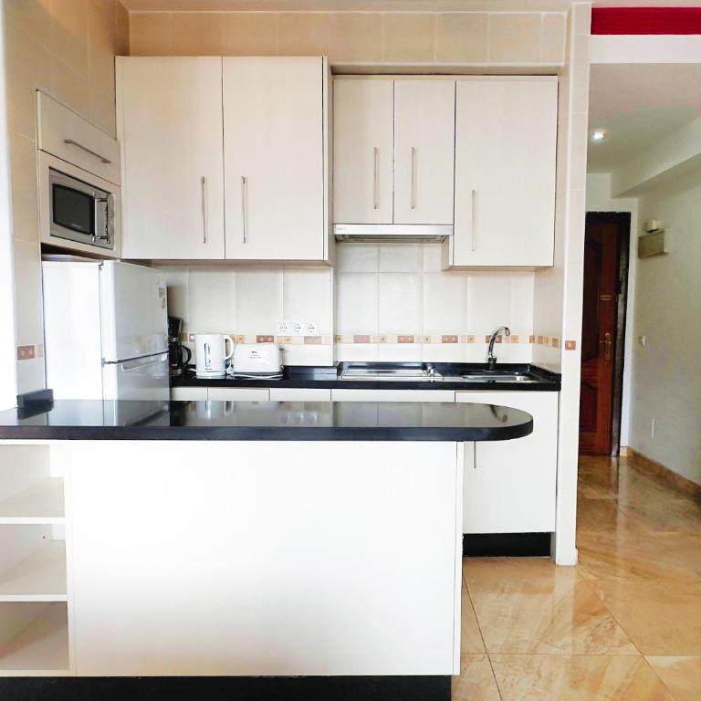 Mediterraneo 702 Super Studio with Amazing Sea Views - Studio - 9