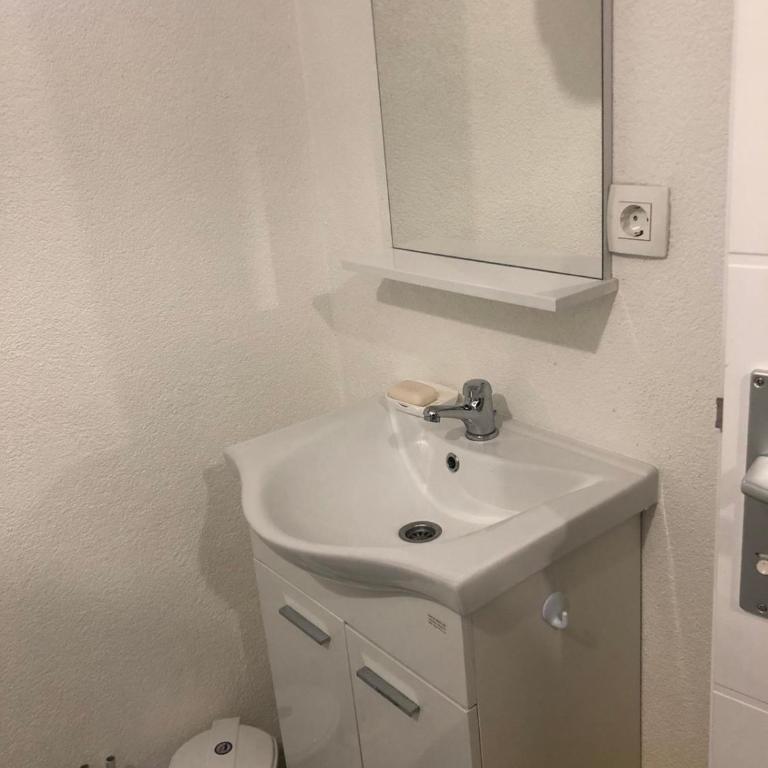 Sarajevo Airport Apartment - One-Bedroom Apartment - 2