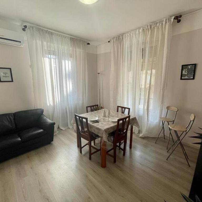 Easy House appartamento centro - Two-Bedroom Apartment - 9