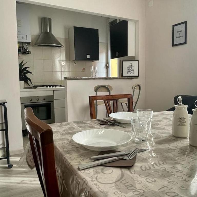 Easy House appartamento centro - Two-Bedroom Apartment - 14