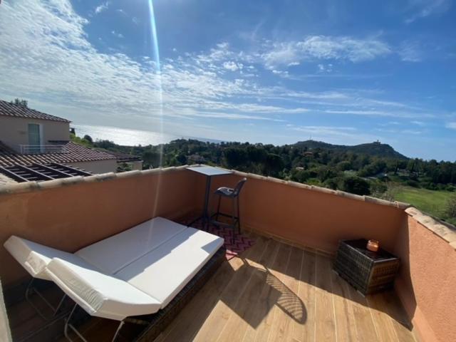 Superbe duplex T3 climatisé avec Terrasse et Solarium, magnifique vue Mer et Golf - Apartment mit 2 Schlafzimmern - 38