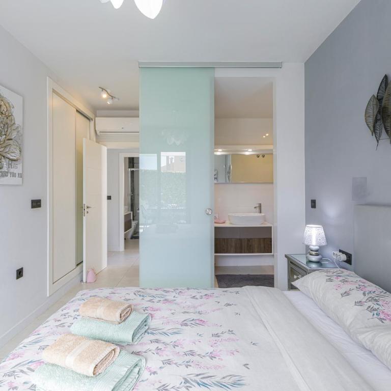 Luxe villa met verwarmd privé zwembad - Cabo Roig - Villa Superior - 14