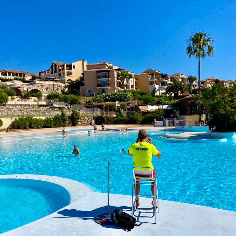Superbe duplex T3 climatisé avec Terrasse et Solarium, magnifique vue Mer et Golf - Apartment mit 2 Schlafzimmern - 5