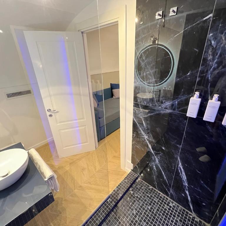 Rome luxury blue suites- LOVE - Appartamento con 1 Camera da Letto - 12