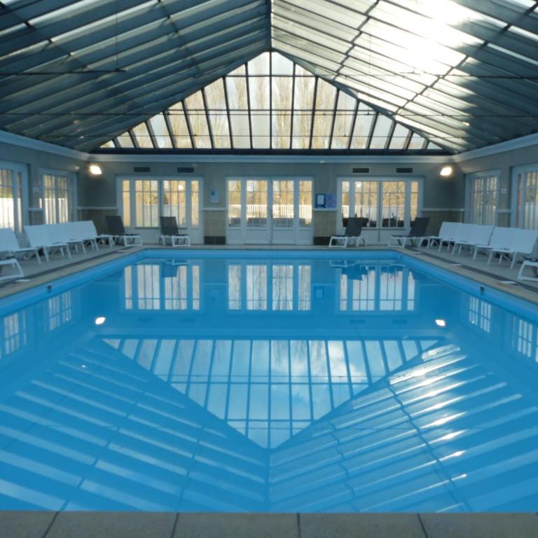 Appart 4 pers av balcon-parking gratuit-piscine int chauffée court tennis-ménage compris - Appartement 1 Chambre - 3