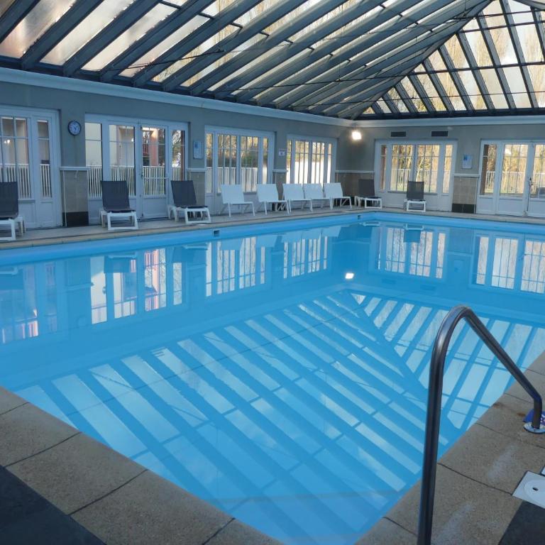 Appart 4 pers av balcon-parking gratuit-piscine int chauffée court tennis-ménage compris - Appartement 1 Chambre - 1
