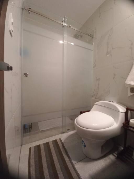 Departamento con jacuzzi 5 piso Condado 2 habitaciones - Apartamento de 2 dormitorios - 69