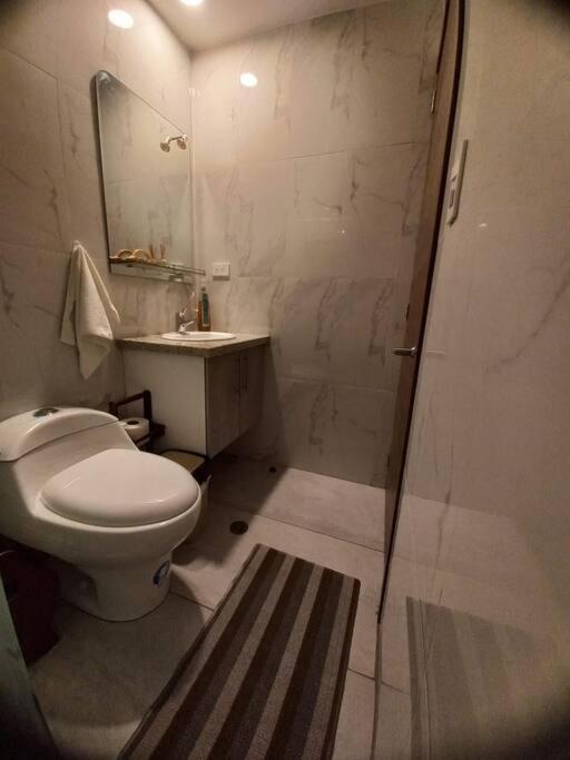 Departamento con jacuzzi 5 piso Condado 2 habitaciones - Apartamento de 2 dormitorios - 87